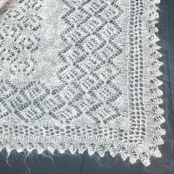 Goat Wool Lace Knit Shawl Scarf Wrap
Handmade Russian Orenburg Style Light Gray - Picture 12 of 12